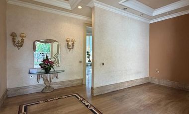 Rumah usaha / tinggal tema classic di Raya Tegalsari, Surabaya