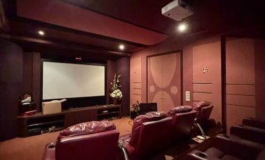 Rumah usaha / tinggal tema classic di Raya Tegalsari, Surabaya