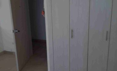 Vendo de Oportunidad Departamento de 2 Dormitorios en piso 3 con Ascensor, en los  Condominios Camboriu en el centro de Salinas diagonal al Colegio Rubira