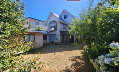 Casa 4 dorm, patio, cabaña aledaña, Andalué, San Pedro de la Paz, Concepción