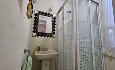 Amplísimo departamento en perfectas condiciones.