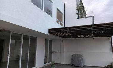 RENTO CASA EN PORTATOSCANA EN LEON GTO INCREIBLE VISTA 3 RECAMARAS CON BAÑO DOS TERRAZAS