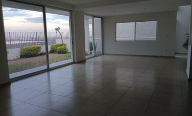 RENTO CASA EN PORTATOSCANA EN LEON GTO INCREIBLE VISTA 3 RECAMARAS CON BAÑO DOS TERRAZAS
