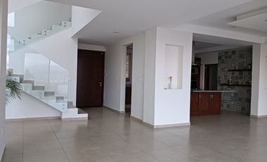 RENTO CASA EN PORTATOSCANA EN LEON GTO INCREIBLE VISTA 3 RECAMARAS CON BAÑO DOS TERRAZAS