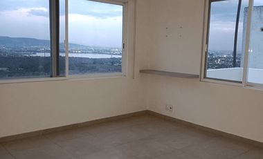 RENTO CASA EN PORTATOSCANA EN LEON GTO INCREIBLE VISTA 3 RECAMARAS CON BAÑO DOS TERRAZAS
