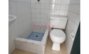 Amplia Casa En Alquiler | Urb. Santo Domingo De Guzmán