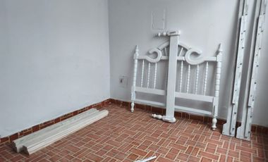 Amplia Casa En Alquiler | Urb. Santo Domingo De Guzmán