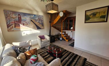 CASA 3D2B CON QUINCHO Y AIRE ACONDICIONADO BARRIO SANTA ELENA