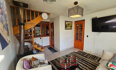 CASA 3D2B CON QUINCHO Y AIRE ACONDICIONADO BARRIO SANTA ELENA
