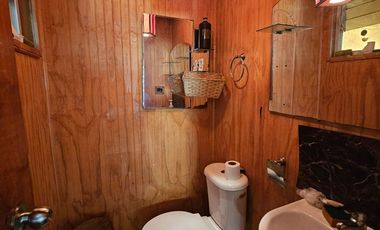 CASA 3D2B CON QUINCHO Y AIRE ACONDICIONADO BARRIO SANTA ELENA