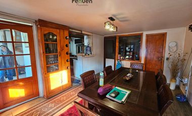 CASA 3D2B CON QUINCHO Y AIRE ACONDICIONADO BARRIO SANTA ELENA