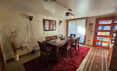 CASA 3D2B CON QUINCHO Y AIRE ACONDICIONADO BARRIO SANTA ELENA