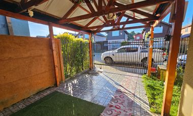 CASA 3D2B CON QUINCHO Y AIRE ACONDICIONADO BARRIO SANTA ELENA