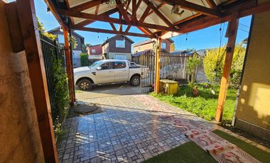 CASA 3D2B CON QUINCHO Y AIRE ACONDICIONADO BARRIO SANTA ELENA
