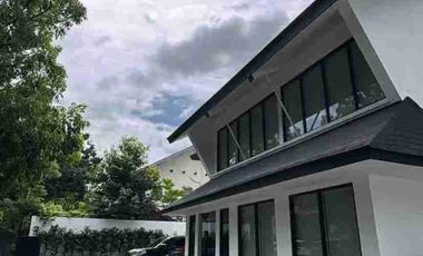 Disewakan Gedung 2lt Raya Pakubuwono Senopati Kebayoran Baru