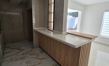 I. HOLZAPFEL #1145 | Moderna Casa 4D3B Jardín del Mar