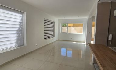 I. HOLZAPFEL #1145 | Moderna Casa 4D3B Jardín del Mar