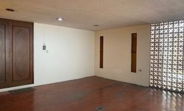 CASA EN VENTA EN LA COLONIA LA PAZ, UBICACIÓN MARAVILLOSA, IDEAL PARA REMODELAR PARA CONSULTORIOS, DEPARTAMENTOS, ACADEMIAS, NOTARÍAS, GIMNASIO, SPA,