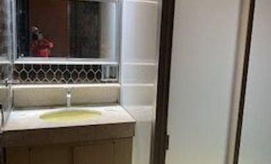 CASA EN VENTA EN LA COLONIA LA PAZ, UBICACIÓN MARAVILLOSA, IDEAL PARA REMODELAR PARA CONSULTORIOS, DEPARTAMENTOS, ACADEMIAS, NOTARÍAS, GIMNASIO, SPA,