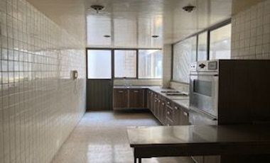 CASA EN VENTA EN LA COLONIA LA PAZ, UBICACIÓN MARAVILLOSA, IDEAL PARA REMODELAR PARA CONSULTORIOS, DEPARTAMENTOS, ACADEMIAS, NOTARÍAS, GIMNASIO, SPA,