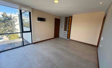 Casa en Renta 4 habitaciones, habitación en planta baja, Nayón