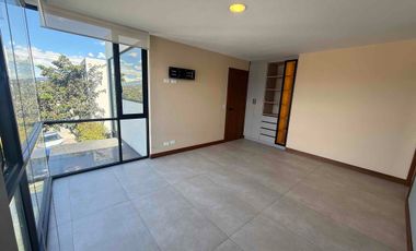 Casa en Renta 4 habitaciones, habitación en planta baja, Nayón