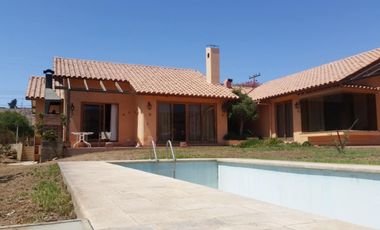 EN VENTA AMPLIA Y HERMOSA CASA EN VALLENAR, QUINTA VALLE. SECTOR RESIDENCIAL.