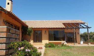 EN VENTA AMPLIA Y HERMOSA CASA EN VALLENAR, QUINTA VALLE. SECTOR RESIDENCIAL.