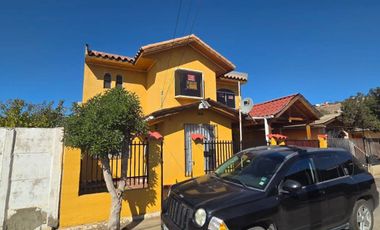 EN VENTA AMPLIA Y LINDA PROPIEDAD DE 2 PISOS EN VALLENAR, ATACAMA, LAS TERRAZAS.