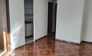CASA EN PARADERO 7 y 1/2 A CUADRAS DE PAJARITOS Y METRO LAS PARCELAS y LAGUNA SUR