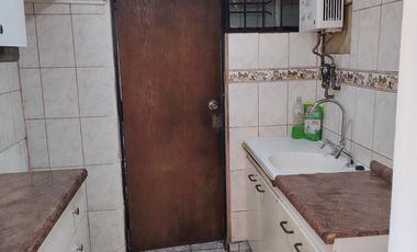 CASA EN PARADERO 7 y 1/2 A CUADRAS DE PAJARITOS Y METRO LAS PARCELAS y LAGUNA SUR