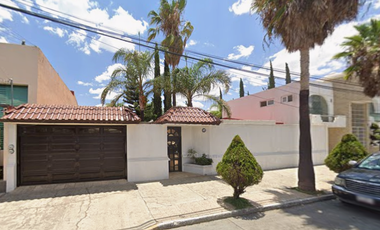 VENTA DE HERMOSA CASA
