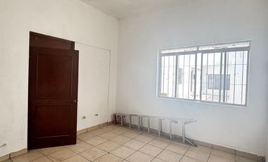 Venta de Oficina/Bodega comercial en Col. Pablo A de la Garza, atrás de Cintermex
