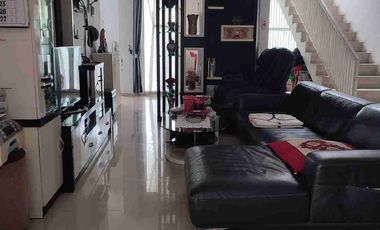 ‼️Termurah Dikelasnya‼️ Rumah Semi Furnished di Kawasan Elite THE GAYUNGSARI dekat Central Park