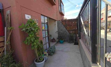 ARRIENDO CASA EN CONDOMINIO PAMPAMAR 1, CON 2 ESTACIONAMIENTOS, ALTO HOSPICIO.
