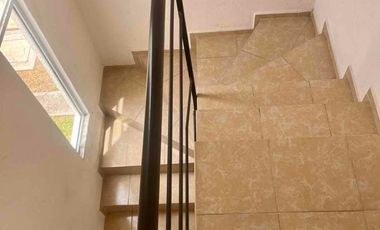 Venta de casa en condominio con alberca, a 15 min del centro de Cuautla