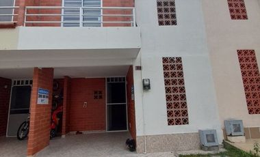 SE ALQUILA CASA EN CIUDAD SANTA BARBARA PALMIRA