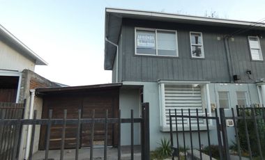 Se arrienda casa de 2 pisos Condominio Brisas San Pedro de la Costa