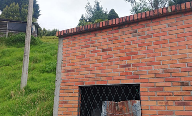 Vendo Casa con Terreno Sector El Verde, Tarqui, Cuenca, Ecuador
