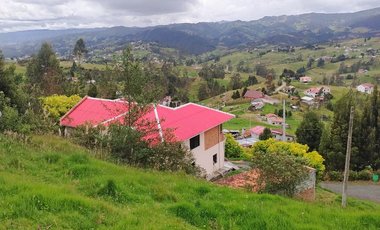 Vendo Casa con Terreno Sector El Verde, Tarqui, Cuenca, Ecuador