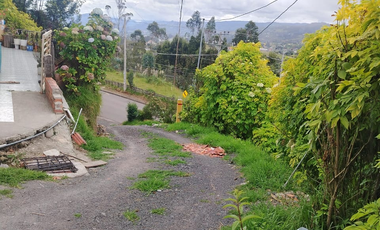 Vendo Casa con Terreno Sector El Verde, Tarqui, Cuenca, Ecuador