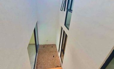 CASA CON DISEÑO DE AUTOR EN VENTA EN RESIDENCIAL RESERVA SANTA MÓNICA