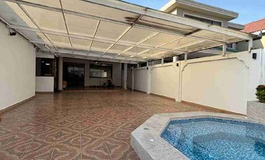 Casa de alquiler en Urb. Parques del Río - Km 1.5 vía Samborondón