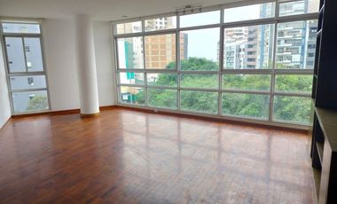 Exclusivo departamento remodelado de 160 m² con espectacular vista al parque y al mar