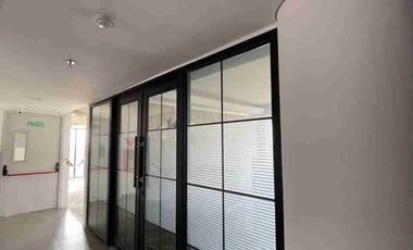 Disewakan/jual Unit Perkantoran Dengan Furnish Mewah The Royal 55 Royal Residence Surabaya