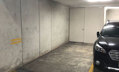 En Venta Cochera Lineal Techada en Av, Roque y Boloña cuadra 5 Aurora-Miraflores
