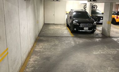 En Venta Cochera Lineal Techada en Av, Roque y Boloña cuadra 5 Aurora-Miraflores
