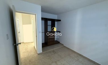 Se RENTA Casa ubicada en Privada con acceso controlado, Col. Humaya, a unos metros del boulevard