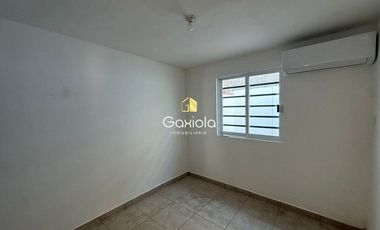 Se RENTA Casa ubicada en Privada con acceso controlado, Col. Humaya, a unos metros del boulevard