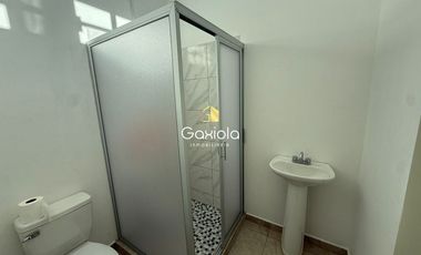 Se RENTA Casa ubicada en Privada con acceso controlado, Col. Humaya, a unos metros del boulevard